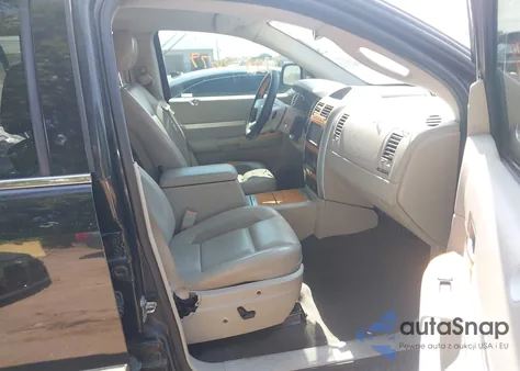 2008 Chrysler Aspen Limited z USA, uszkodzony, nr VIN 1A8HW58248F138839